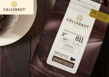 Load image into Gallery viewer, Callebaut couverture 54% dark
